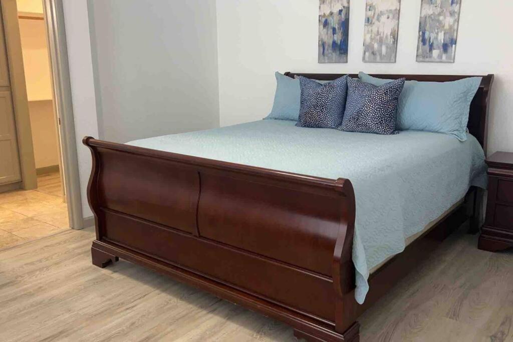 Spacious Getaway! Pool, Spa, Sleeps 9 Лейк Хавасу Сити Екстериор снимка
