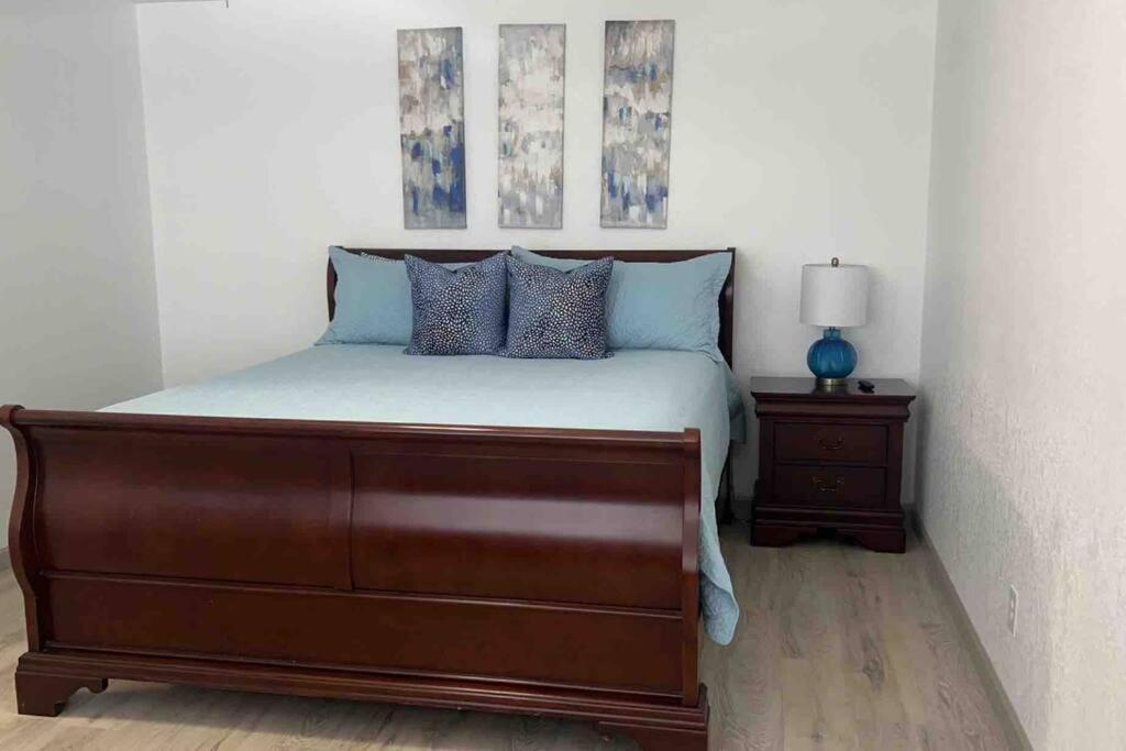 Spacious Getaway! Pool, Spa, Sleeps 9 Лейк Хавасу Сити Екстериор снимка
